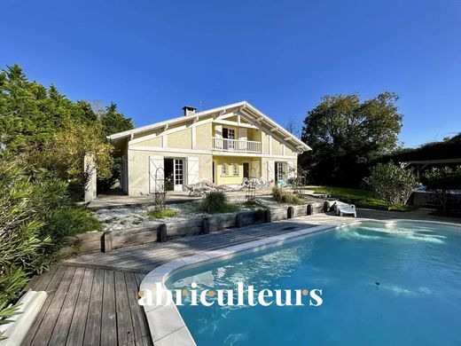 Luxury home in Saint-Martin-de-Seignanx, Landes