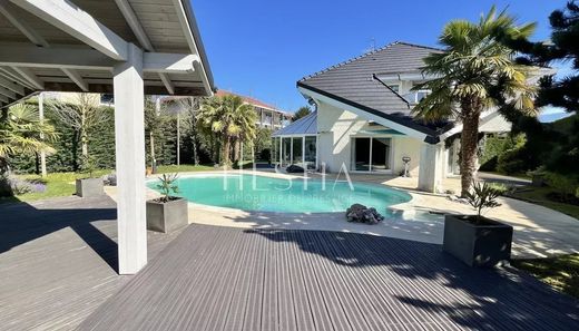 Luxury home in Arthaz-Pont-Notre-Dame, Haute-Savoie