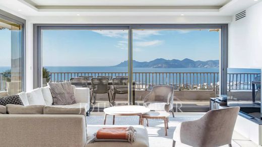 Apartment / Etagenwohnung in Cannes, Alpes-Maritimes