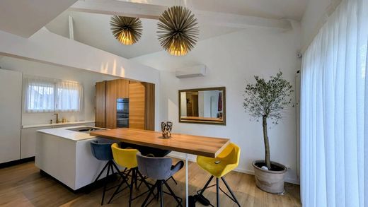 Элитный дом, Cognin, Savoy