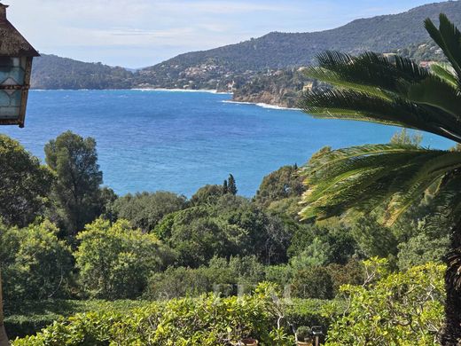 빌라 / Rayol-Canadel-sur-Mer, Var