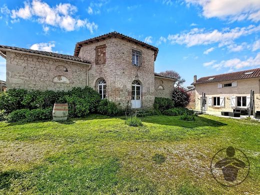 Luxury home in Coutras, Gironde