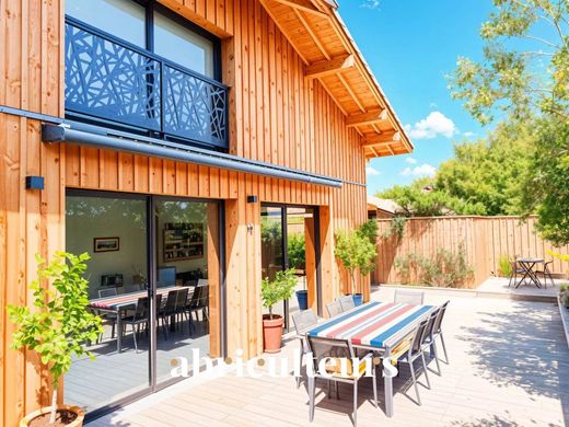 Luxury home in La Teste-de-Buch, Gironde
