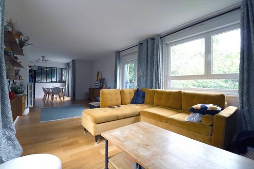 Apartment / Etagenwohnung in Louveciennes, Yvelines