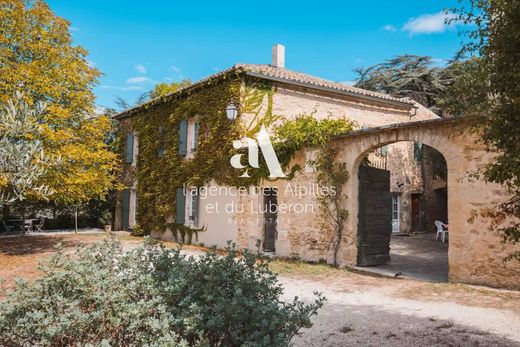 Demeure ou Maison de Campagne à Maubec, Vaucluse