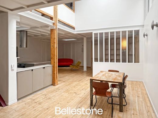 Apartment in Buttes-Chaumont, Villette, Bas Belleville, Paris