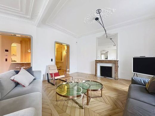 Apartment / Etagenwohnung in Saint-Germain, Odéon, Monnaie, Paris