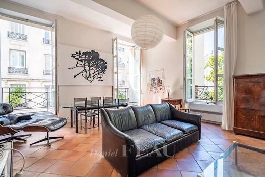 Apartment in Saint-Germain, Odéon, Monnaie, Paris