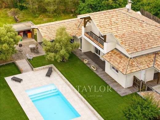 Villa in Lège-Cap-Ferret, Gironde