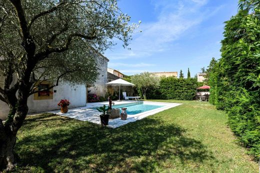 Элитный дом, Uzès, Gard