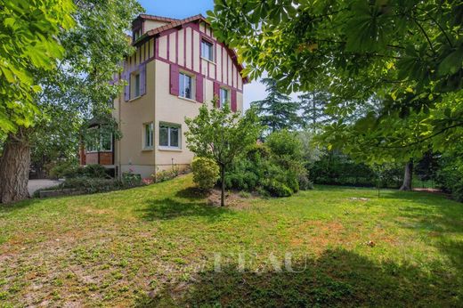 Элитный дом, Rueil-Malmaison, Hauts-de-Seine