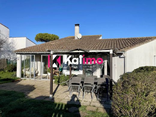 Luxury home in La Flotte, Charente-Maritime