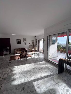 Apartment / Etagenwohnung in Toulon, Var