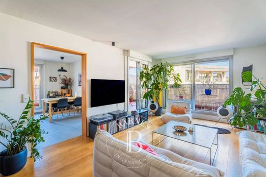 Apartment / Etagenwohnung in Montmartre, Abbesses, Grandes-Carrières, Paris