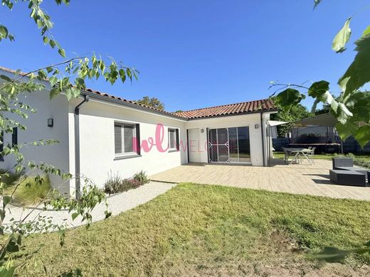 豪宅  Tosse, Landes