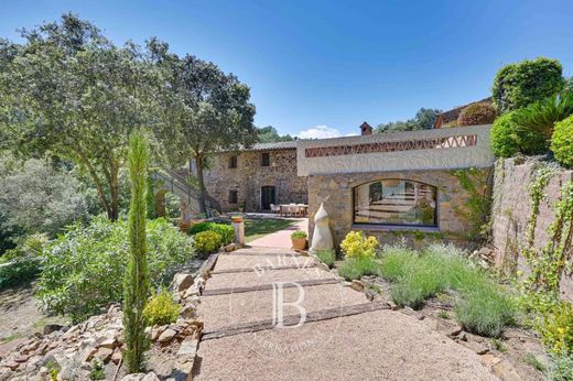 Casa rural / Casa de pueblo en Mont-ras, Provincia de Girona