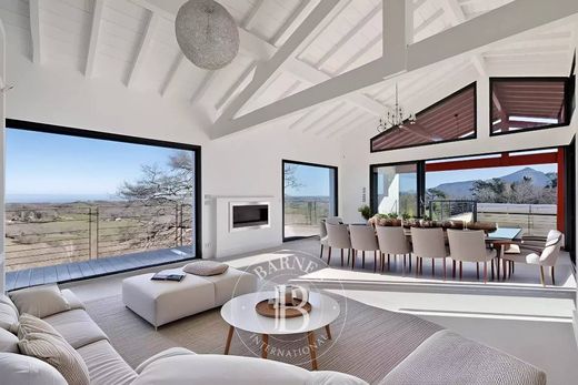 ‏בתי יוקרה ב  Urrugne, Pyrénées-Atlantiques