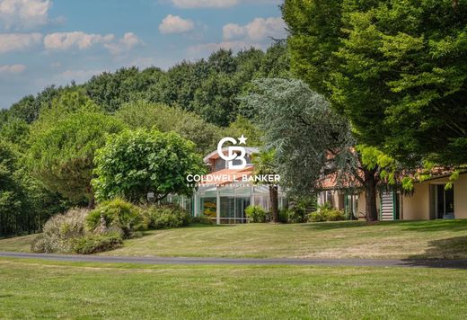 Luxe woning in Cholet, Maine-et-Loire