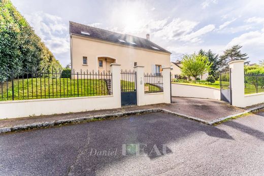 Luxury home in L'Étang-la-Ville, Yvelines