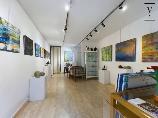 Apartment / Etagenwohnung in Tour Eiffel, Invalides – Ecole Militaire, Saint-Thomas d’Aquin, Paris