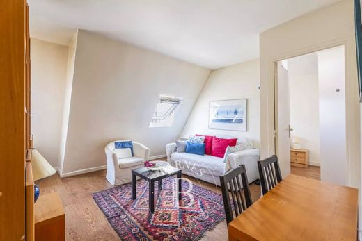 Apartment / Etagenwohnung in Champs-Elysées, Madeleine, Triangle d’or, Paris