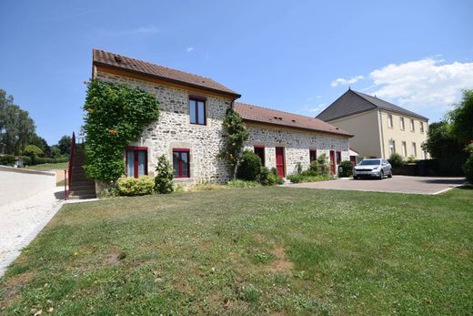 Montceau-les-Mines, Saône-et-Loireの高級住宅