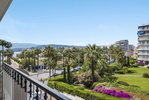 カンヌ, Alpes-Maritimesのアパートメント