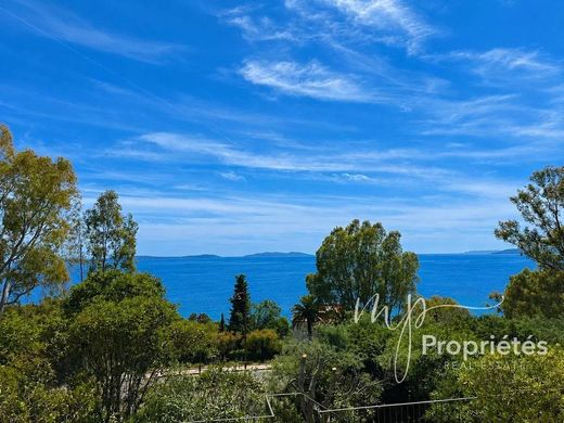 Casa di lusso a Rayol-Canadel-sur-Mer, Var