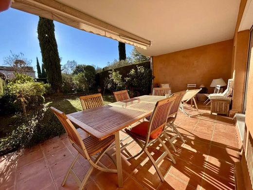 Piso / Apartamento en Aix-en-Provence, Bocas del Ródano