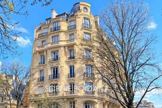 Apartment in La Muette, Auteuil, Porte Dauphine, Paris