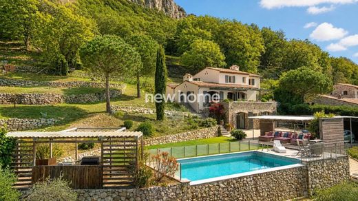 Villa in Châteauneuf-Grasse, Alpes-Maritimes