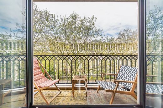 Apartment in La Muette, Auteuil, Porte Dauphine, Paris