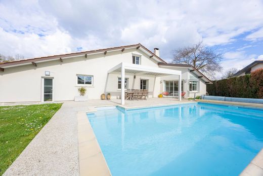 Luxury home in Pessac, Gironde