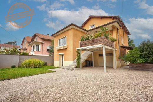 Luxury home in Champagne-au-Mont-d'Or, Rhône