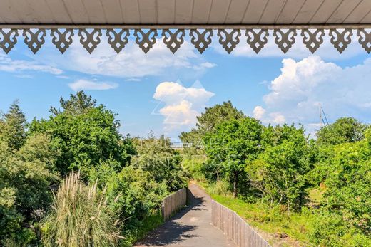 Luxury home in Gujan-Mestras, Gironde