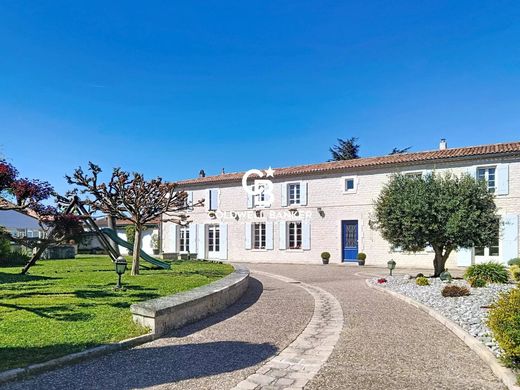 Luxury home in Montils, Charente-Maritime
