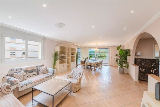 Квартира, Монтрё, Riviera-Pays-d'Enhaut District