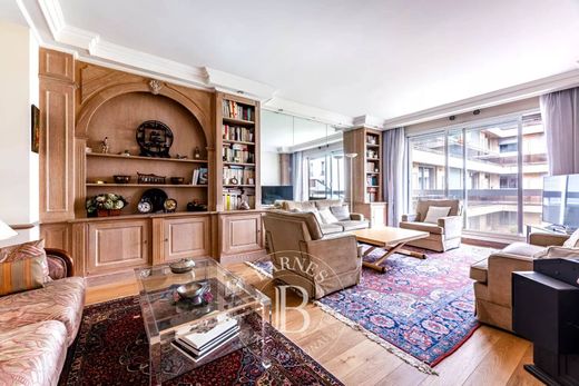 Apartment / Etagenwohnung in Champs-Elysées, Madeleine, Triangle d’or, Paris