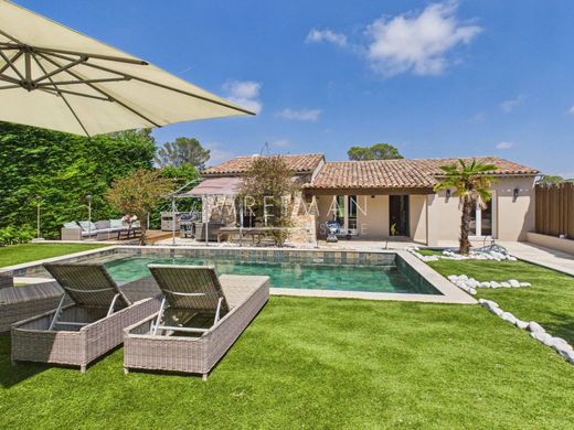 Luxus-Haus in Mougins, Alpes-Maritimes