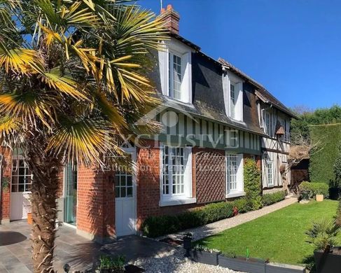 منزل ﻓﻲ Bonneville-sur-Touques, Calvados