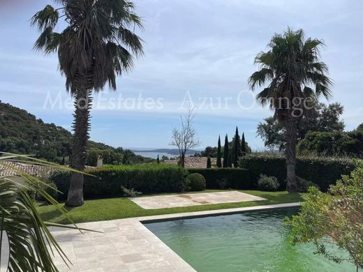 ‏וילה ב  גרימאוד, Var