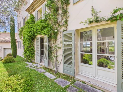Luxury home in Châteauneuf-Grasse, Alpes-Maritimes