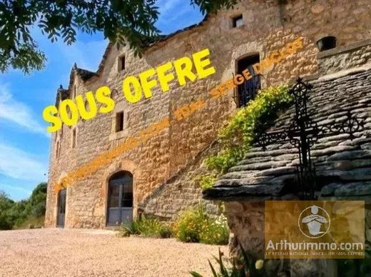 Hotel w Sévérac-le-Château, Aveyron