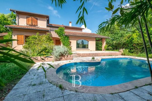 Luxury home in La Tour-de-Salvagny, Rhône