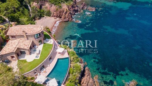 ‏וילה ב  Théoule-sur-Mer, Alpes-Maritimes