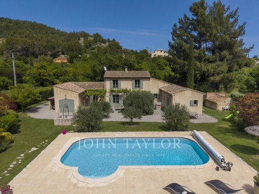Luxury home in Roquevaire, Bouches-du-Rhône