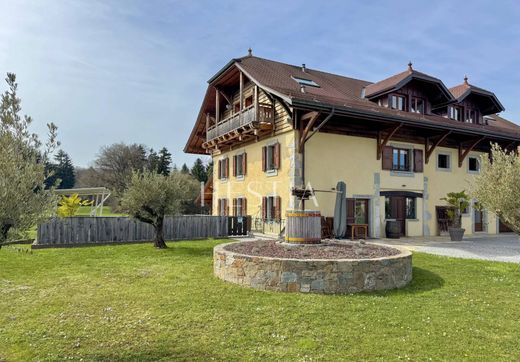 Casa di lusso a Arenthon, Alta Savoia