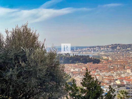 Apartment / Etagenwohnung in Nizza, Alpes-Maritimes