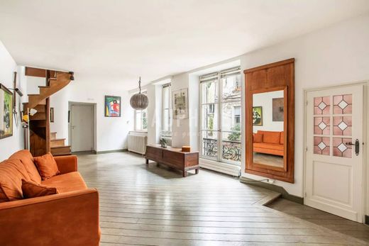 Apartment in Saint-Germain, Odéon, Monnaie, Paris