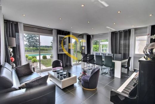 Luxury home in Allogny, Cher